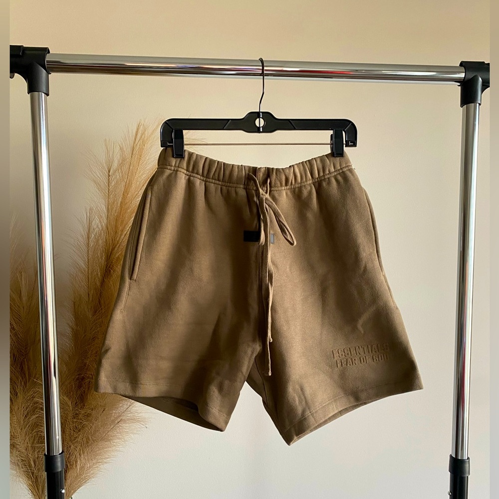 Essentials men’s shorts